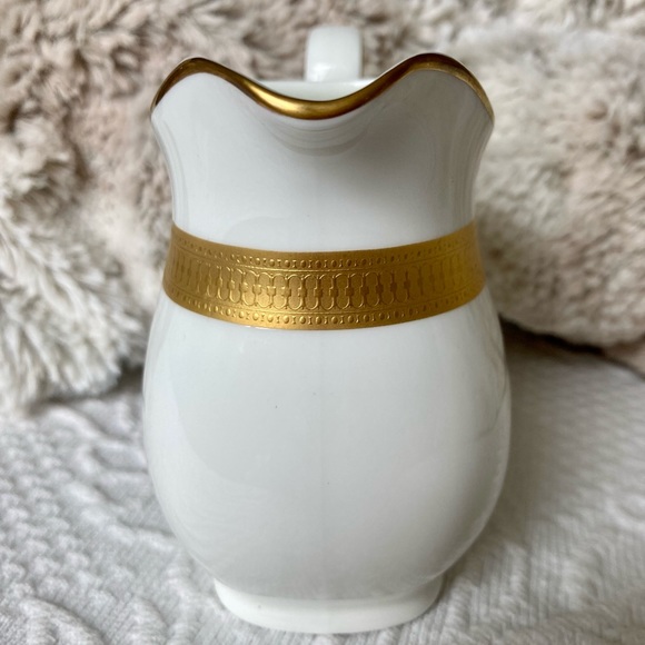 Villeroy & Boch Creamer - Picture 3 of 7